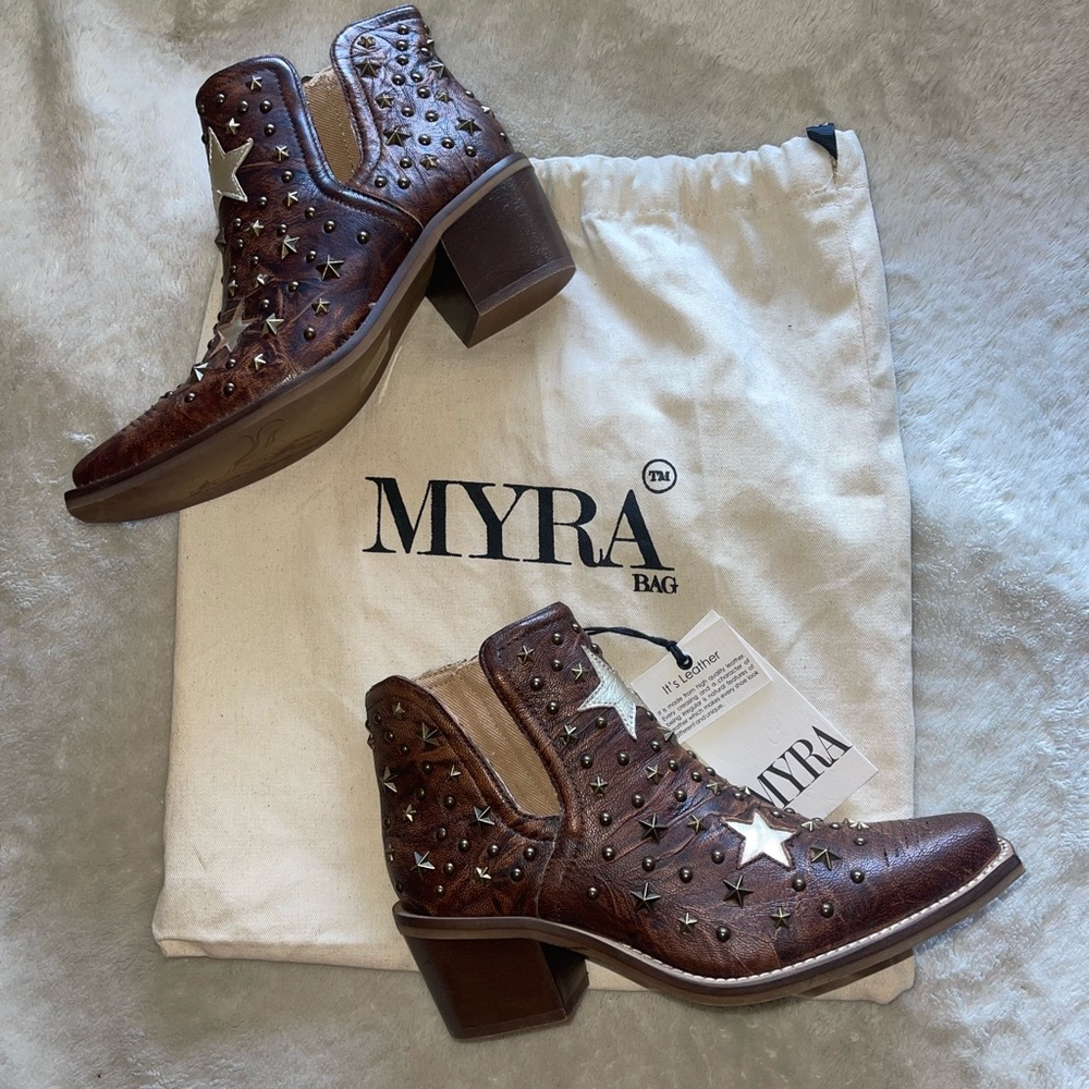NWT Myra bag snip toe booties